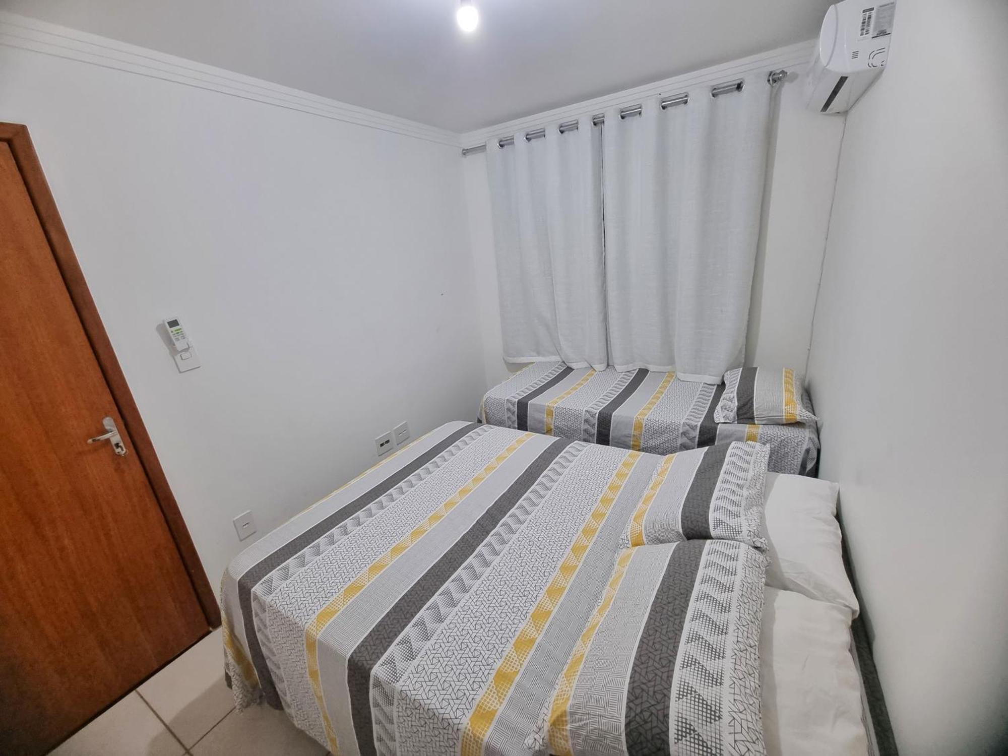 Th 3102 - Flat De 2 Quartos Com Varanda โกเวร์นาดอร์ วาลาดาเรส ภายนอก รูปภาพ