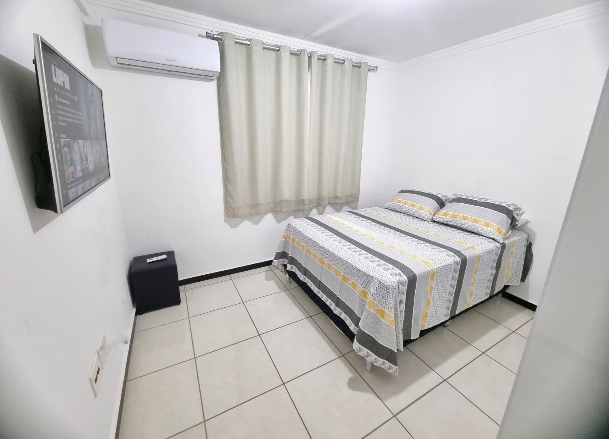 Th 3102 - Flat De 2 Quartos Com Varanda โกเวร์นาดอร์ วาลาดาเรส ภายนอก รูปภาพ